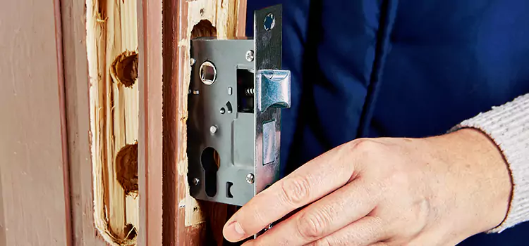 Garage Door Lock Replacement Youngstown